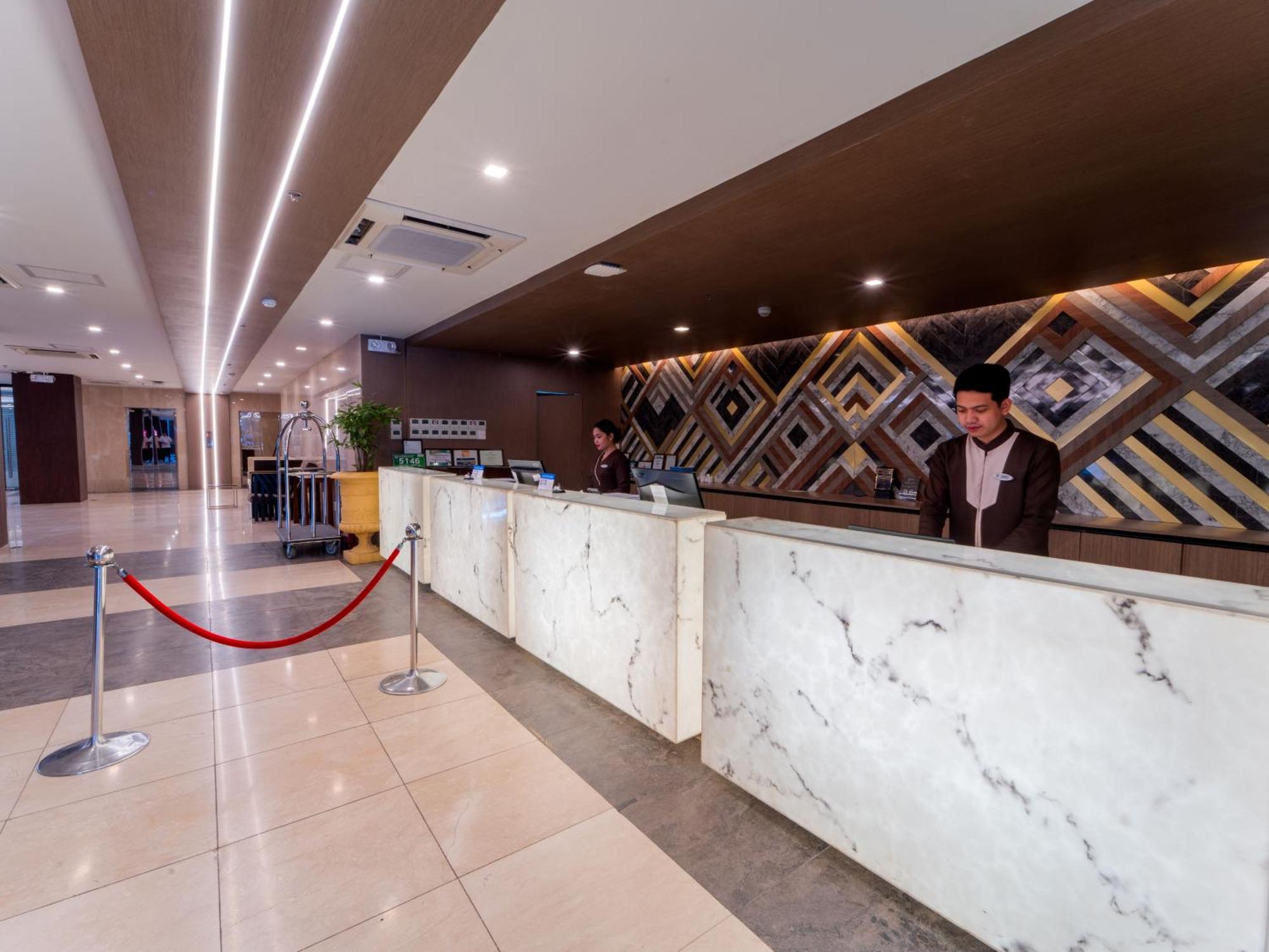 地铁中心酒店 塔比拉兰 外观 照片